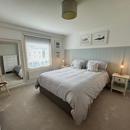 Marina Sea View Apt - Second Floor With Lift, Modern Holyhead Dış mekan fotoğraf